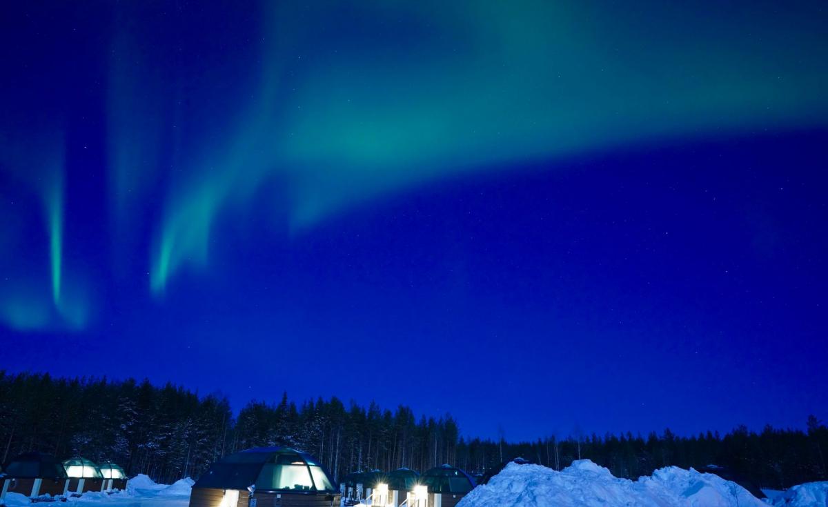 Aurora boreale, notti magiche sotto un igloo di vetro o in una calda  piscina - Itinerari